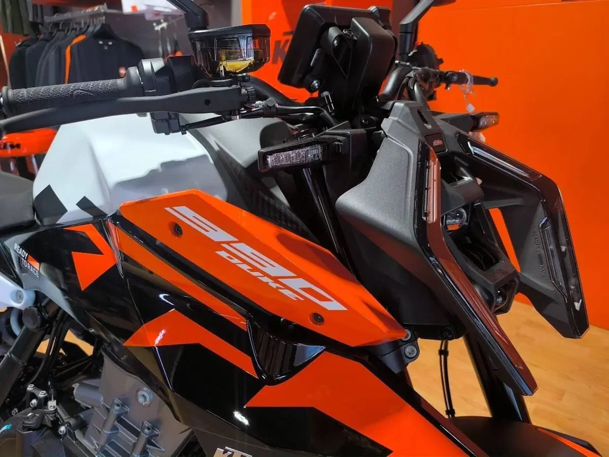 KTM 990 Duke (2024 - 26) (4)