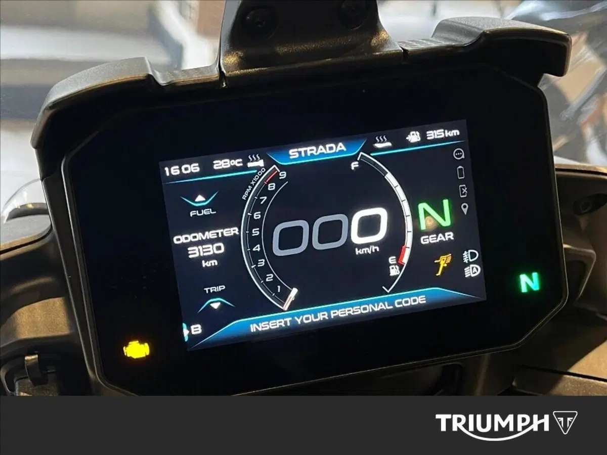 Moto Guzzi V85 TT Travel (2024 - 26) (2)