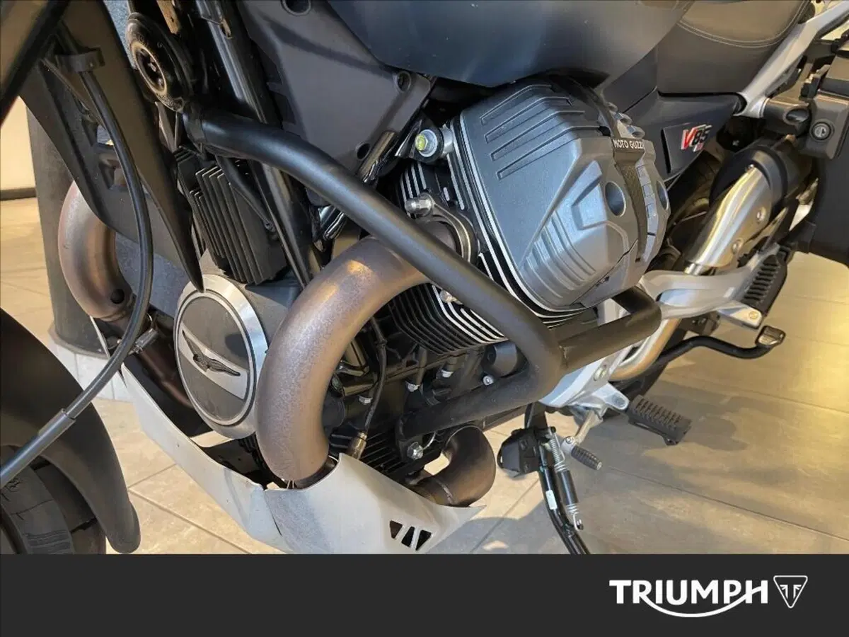 Moto Guzzi V85 TT Travel (2024 - 26) (5)