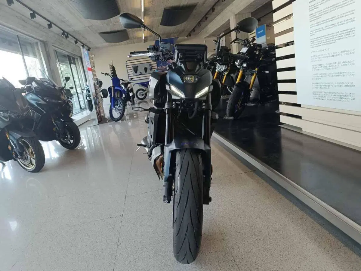 Yamaha MT-07 Y-AMT (2025 - 26) (2)