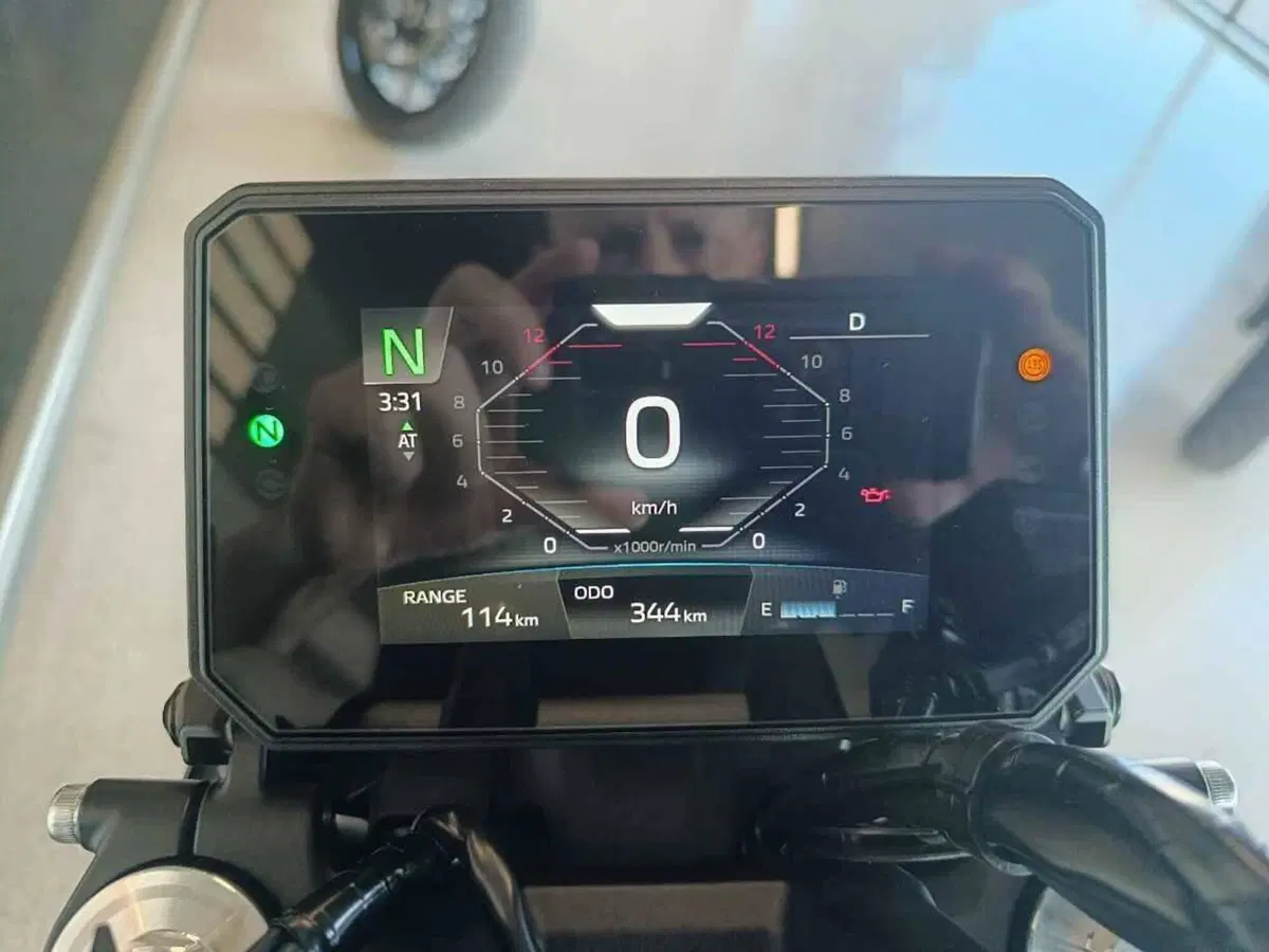 Yamaha MT-07 Y-AMT (2025 - 26) (4)