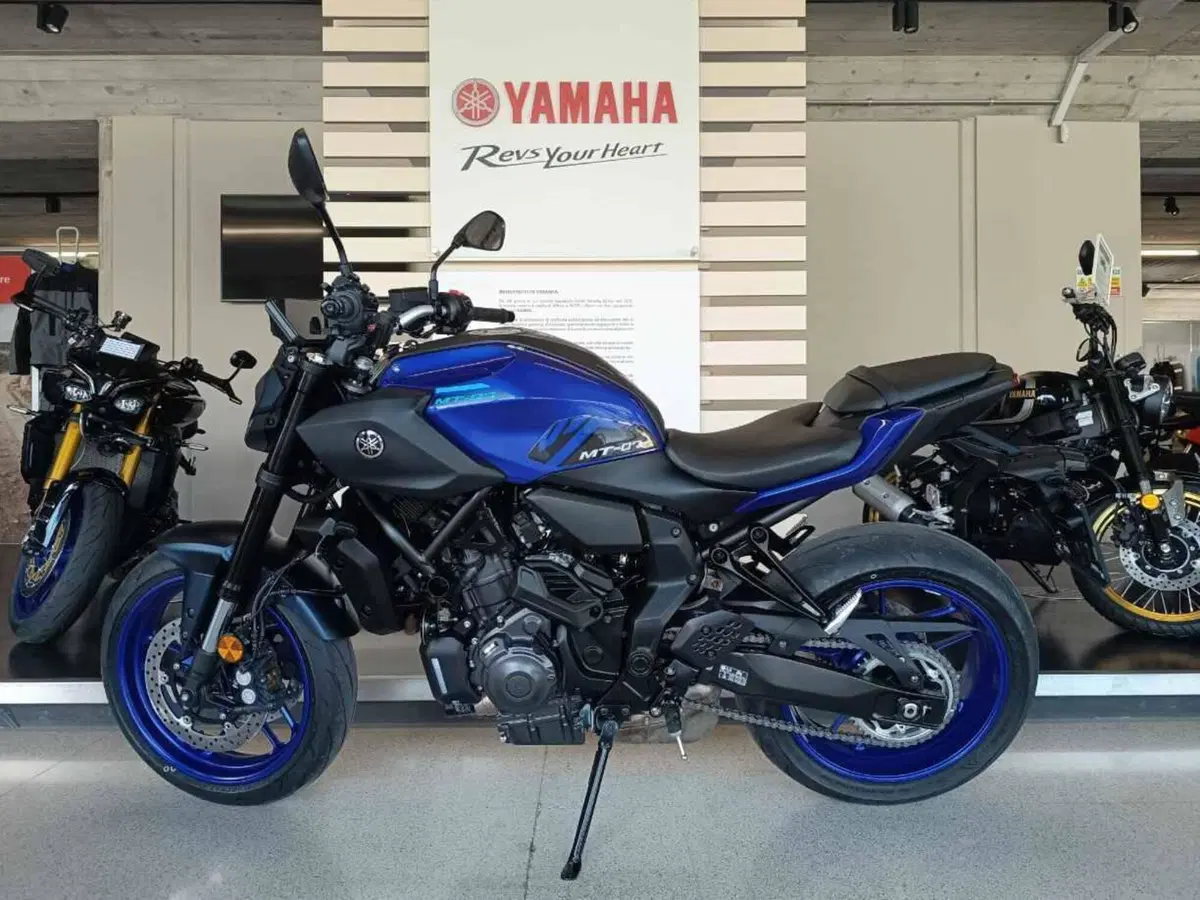 Yamaha MT-07 Y-AMT (2025 - 26) (5)
