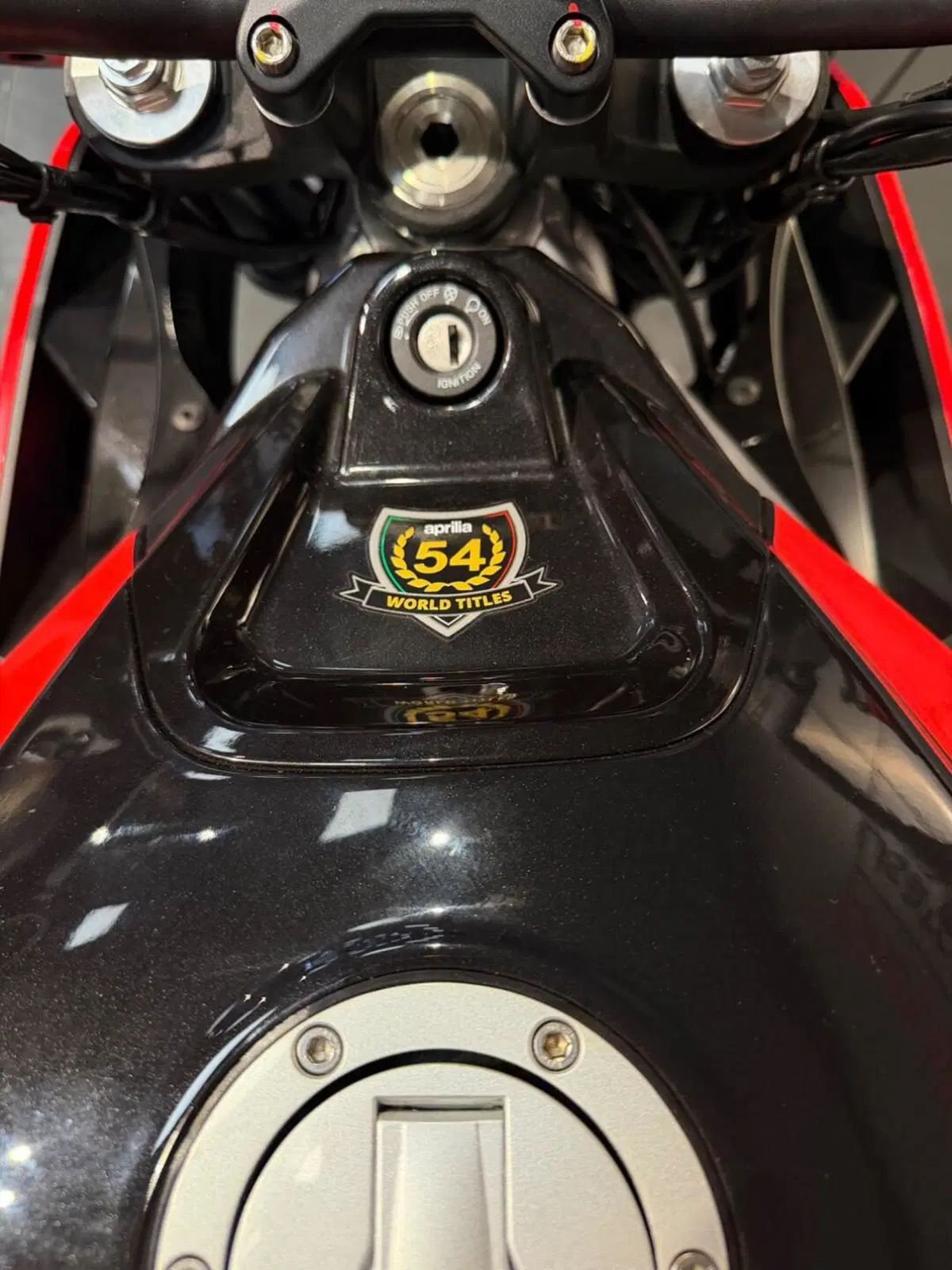 Aprilia Tuono 660 Factory (2022 - 24) (8)