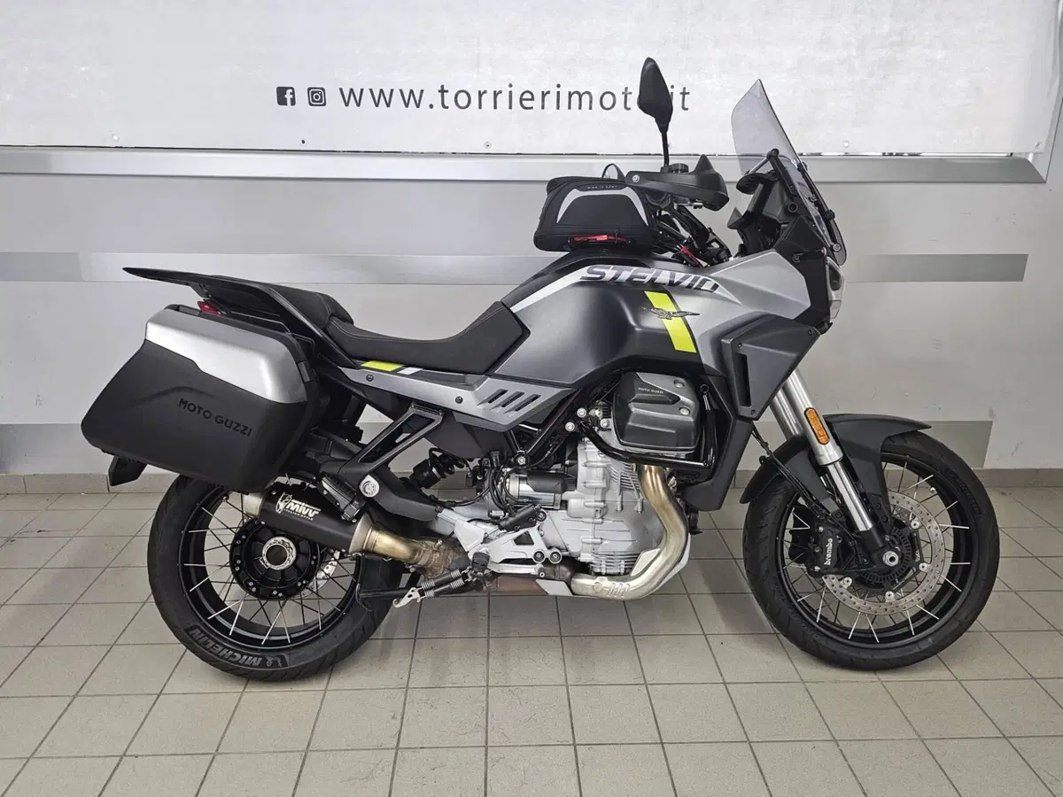 Moto Guzzi Stelvio (2024 - 26) (3)