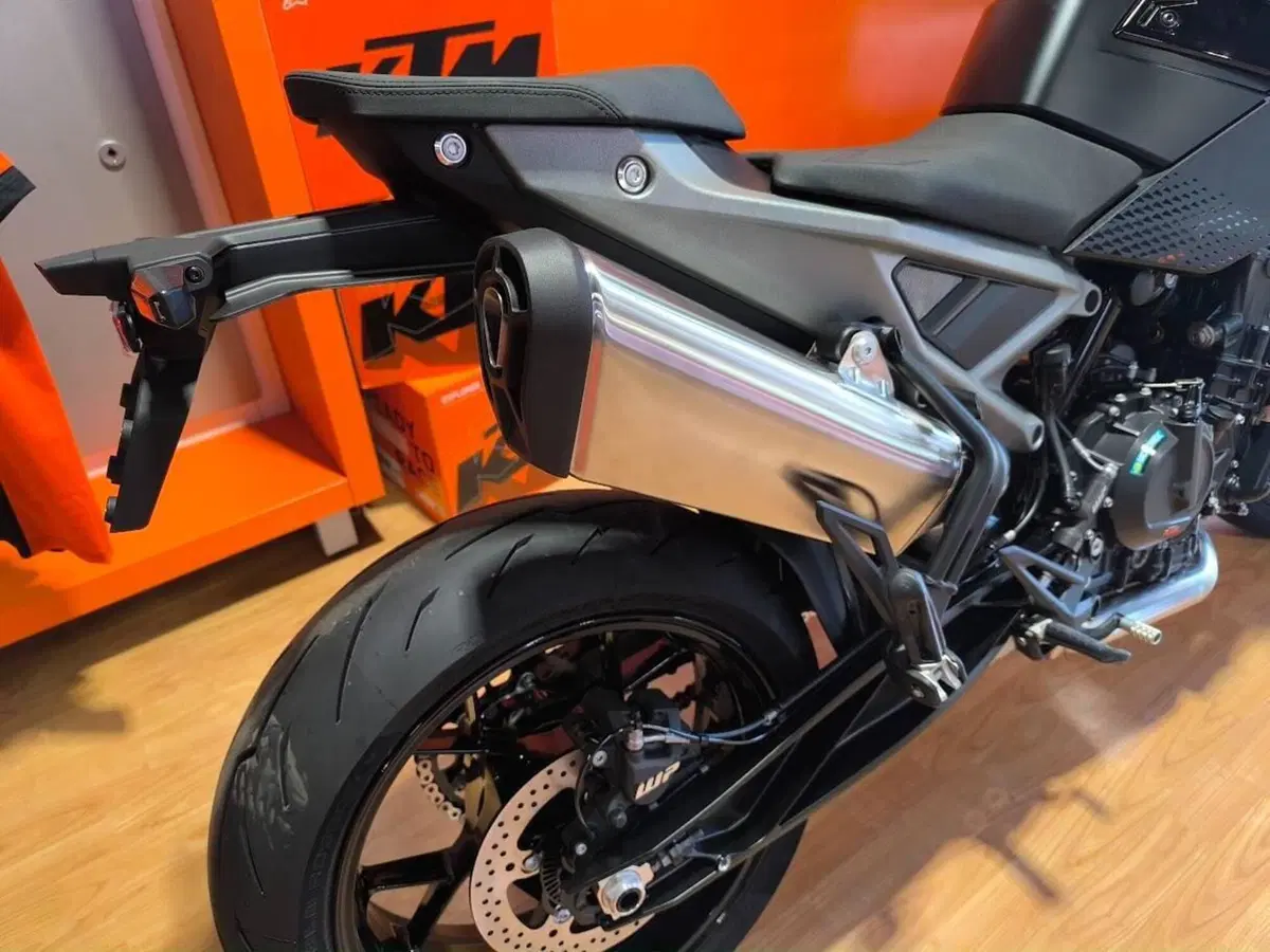 KTM 790 Duke (2027) (4)