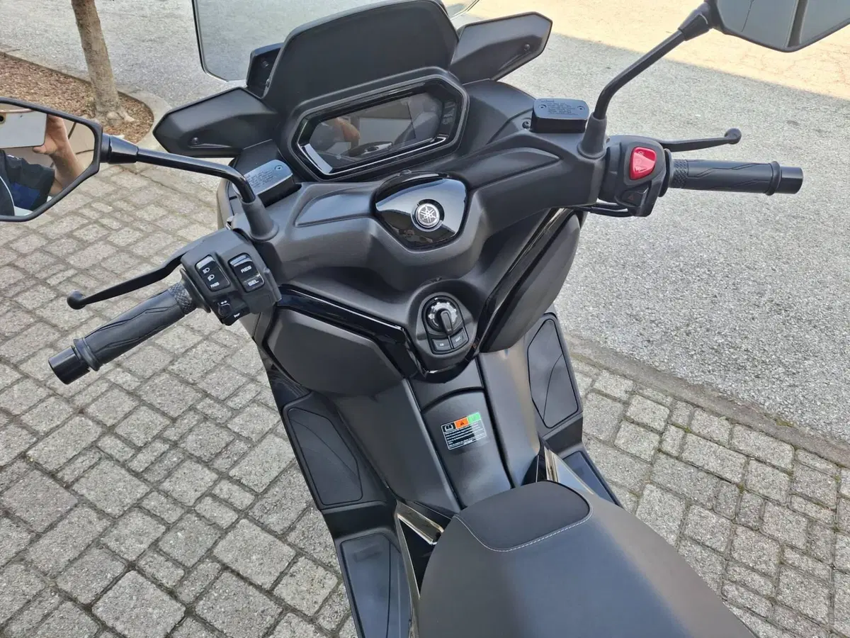 Yamaha X-Max 300 (2021 - 24) (5)