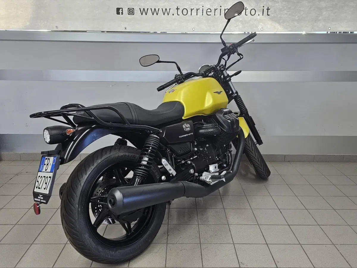 Moto Guzzi V7 Stone (2021 - 24) (5)