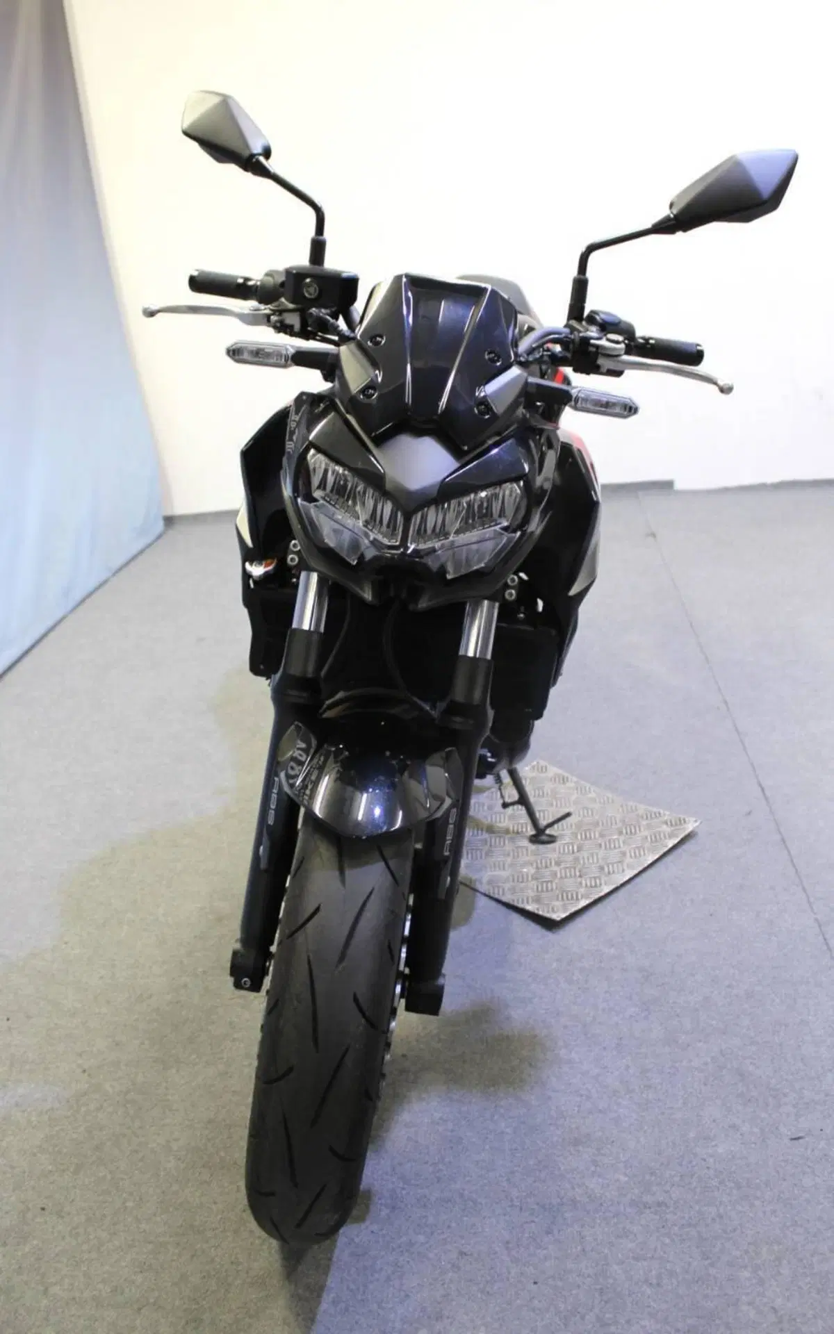 Kawasaki Z 650 (2025 - 26) (12)
