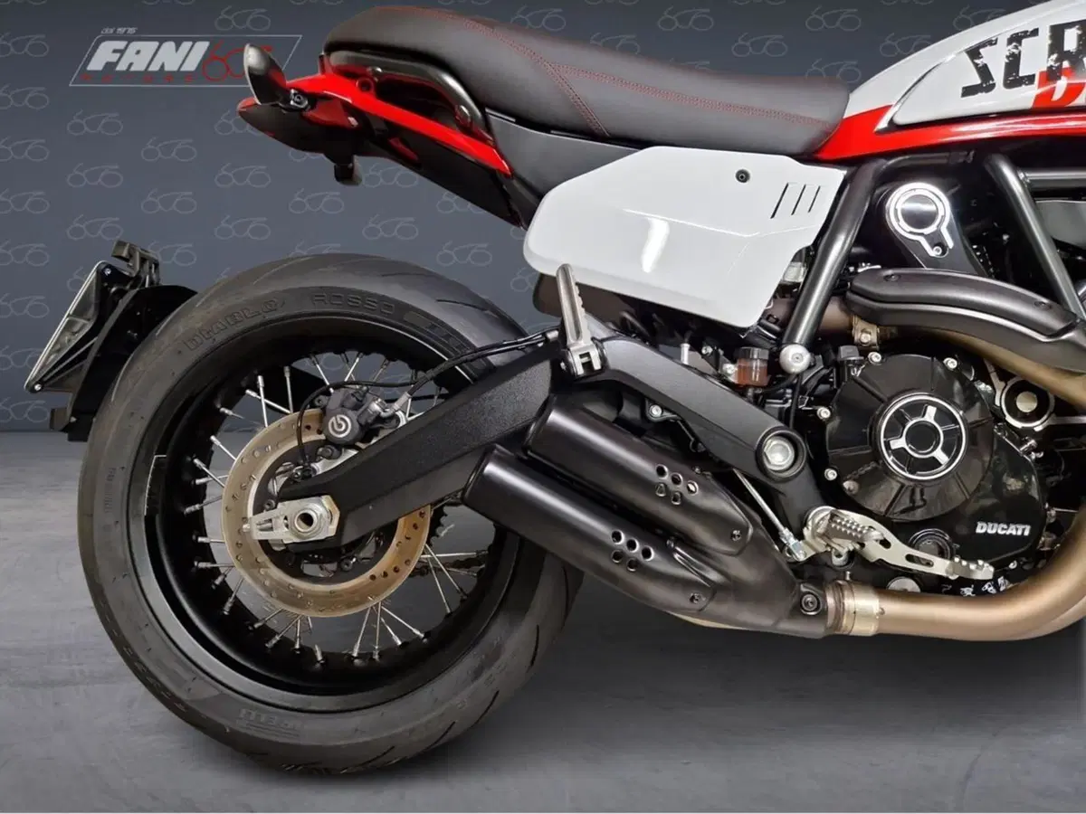 Ducati Scrambler 800 Urban Motard (2022) (5)