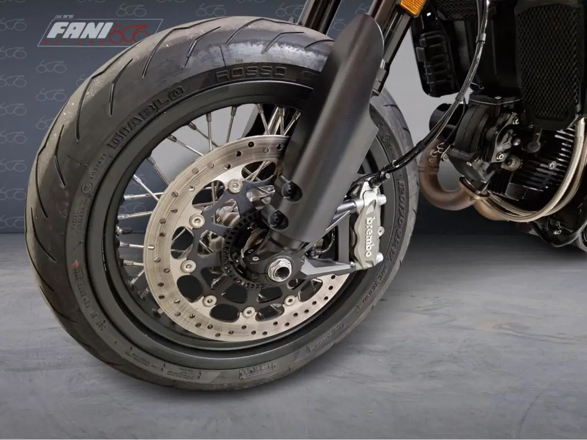 Ducati Scrambler 800 Urban Motard (2022) (6)