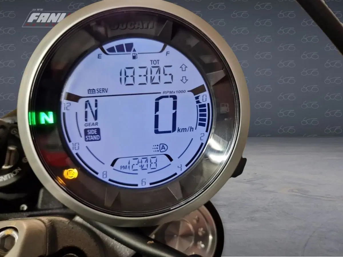 Ducati Scrambler 800 Urban Motard (2022) (7)