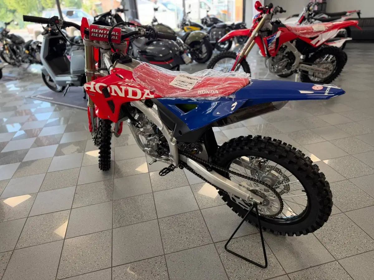 Honda CRF 250R (2027) (4)