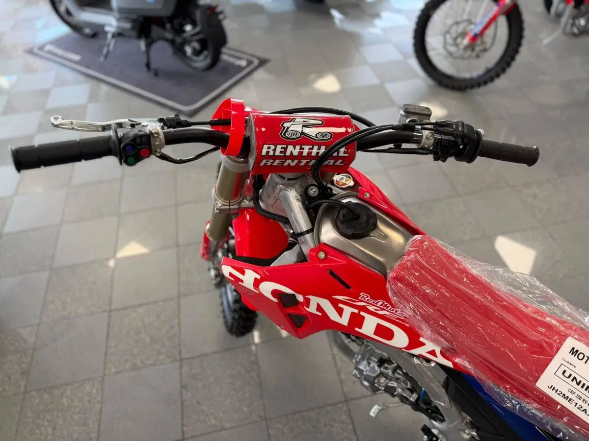 Honda CRF 250R (2027) (8)