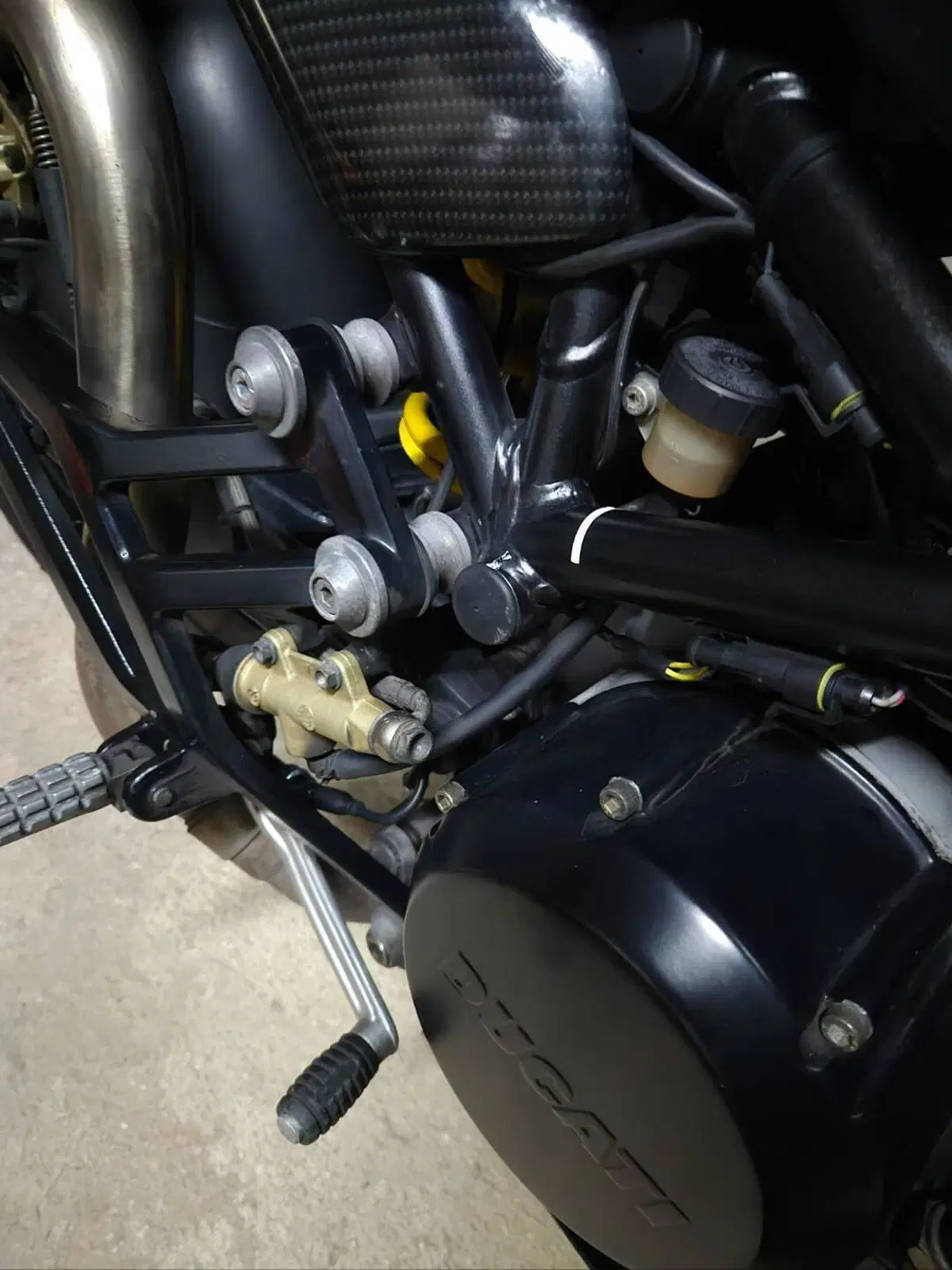 Ducati Monster 620 I.E. Dark (2002) (13)