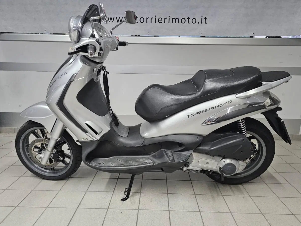 Piaggio Beverly 125 (2002 - 06) (4)