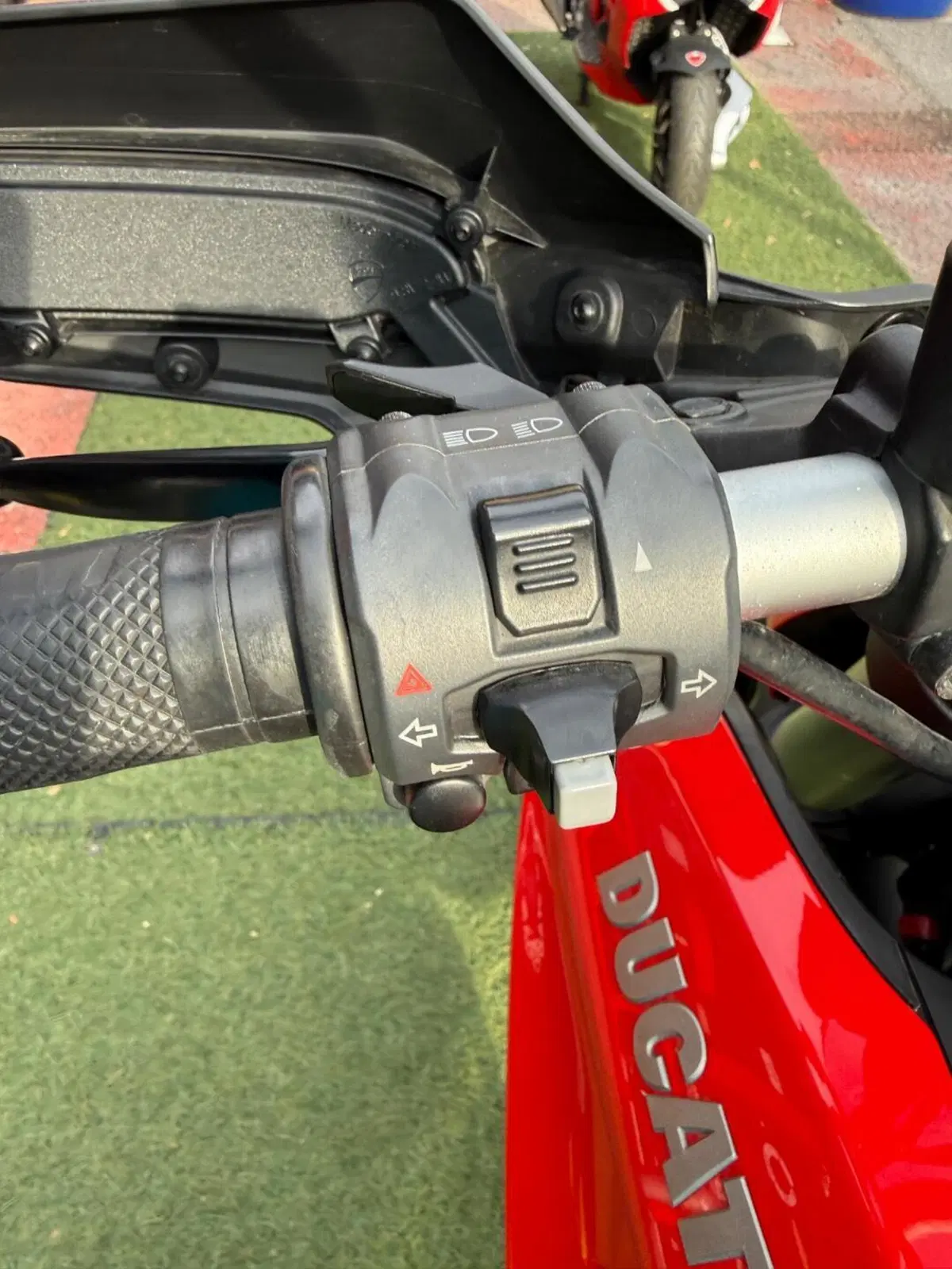 Ducati Hyperstrada 939 (2016 - 18) (13)