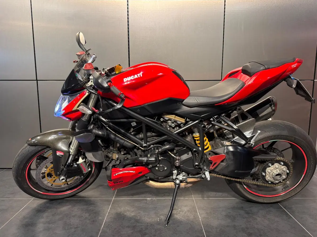 Ducati Streetfighter (2009 - 12) (2)