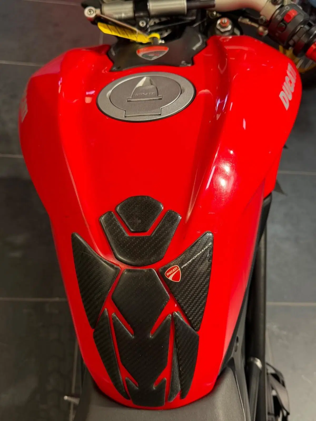 Ducati Streetfighter (2009 - 12) (4)