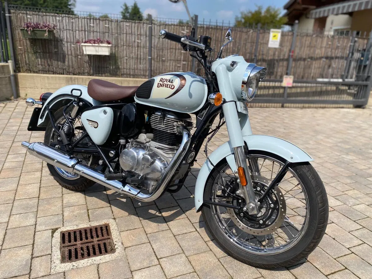 Royal Enfield Classic 350 (2021 - 26) (2)