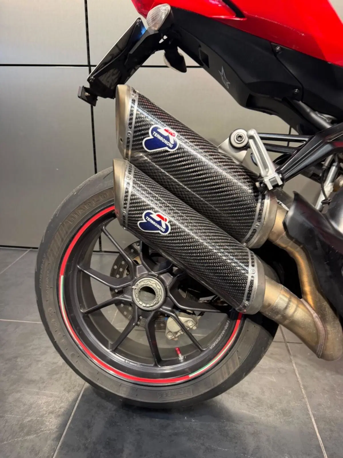 Ducati Streetfighter (2009 - 12) (14)