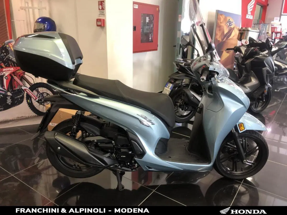 Honda SH 350 (2021 - 24) (3)