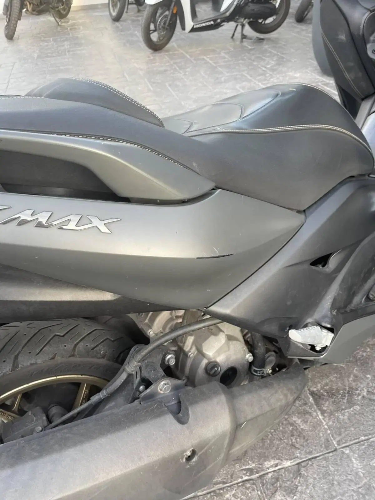 Yamaha X-Max 300 Tech Max (2020) (5)