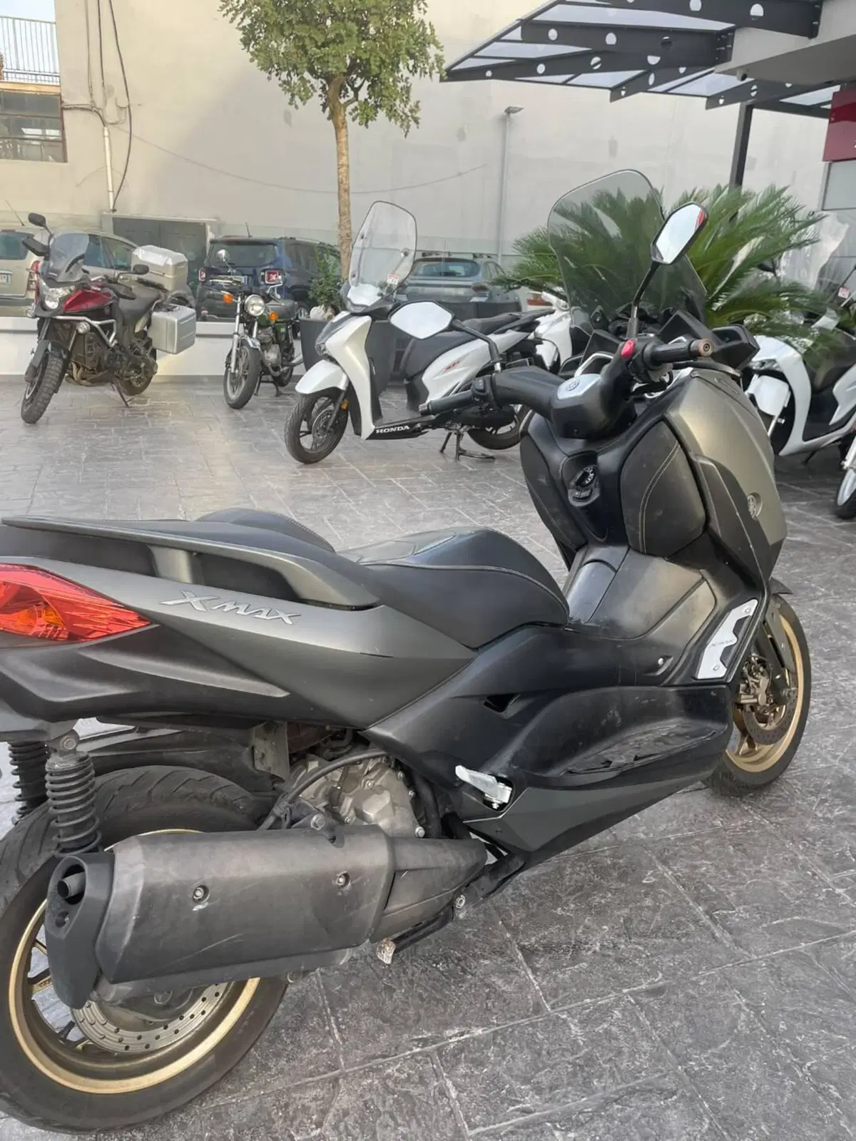 Yamaha X-Max 300 Tech Max (2020) (6)