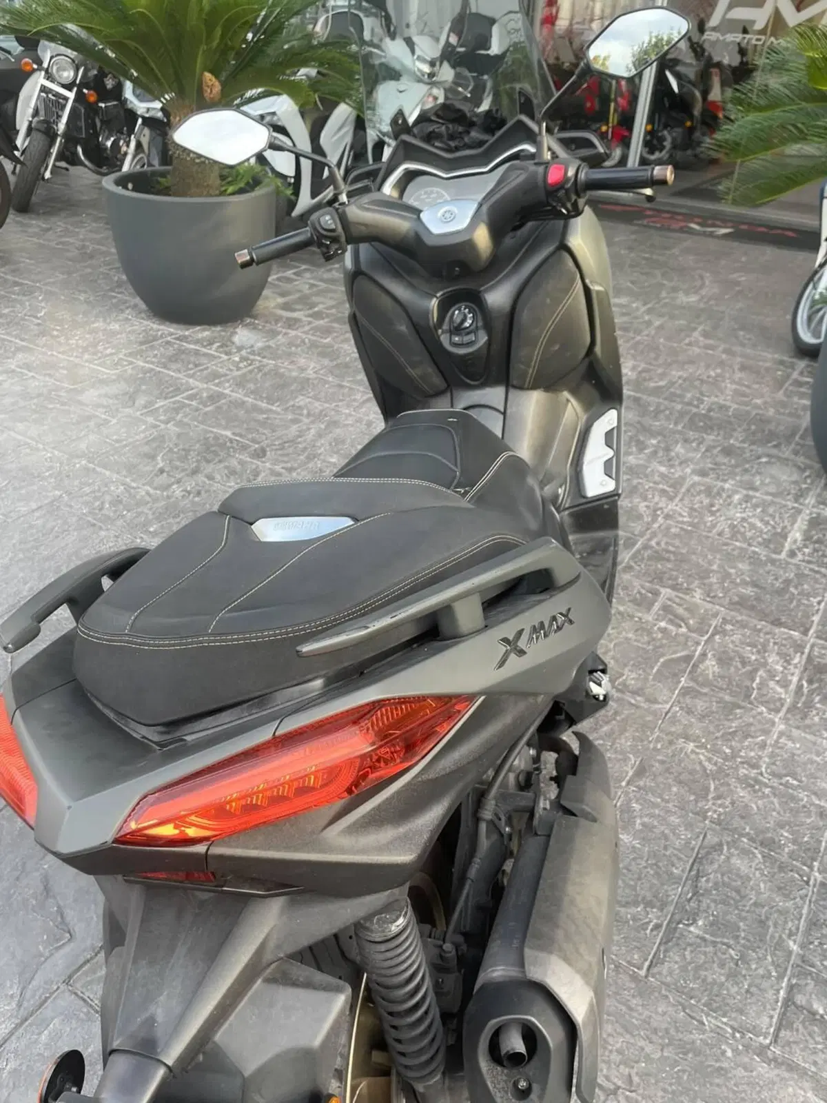 Yamaha X-Max 300 Tech Max (2020) (7)