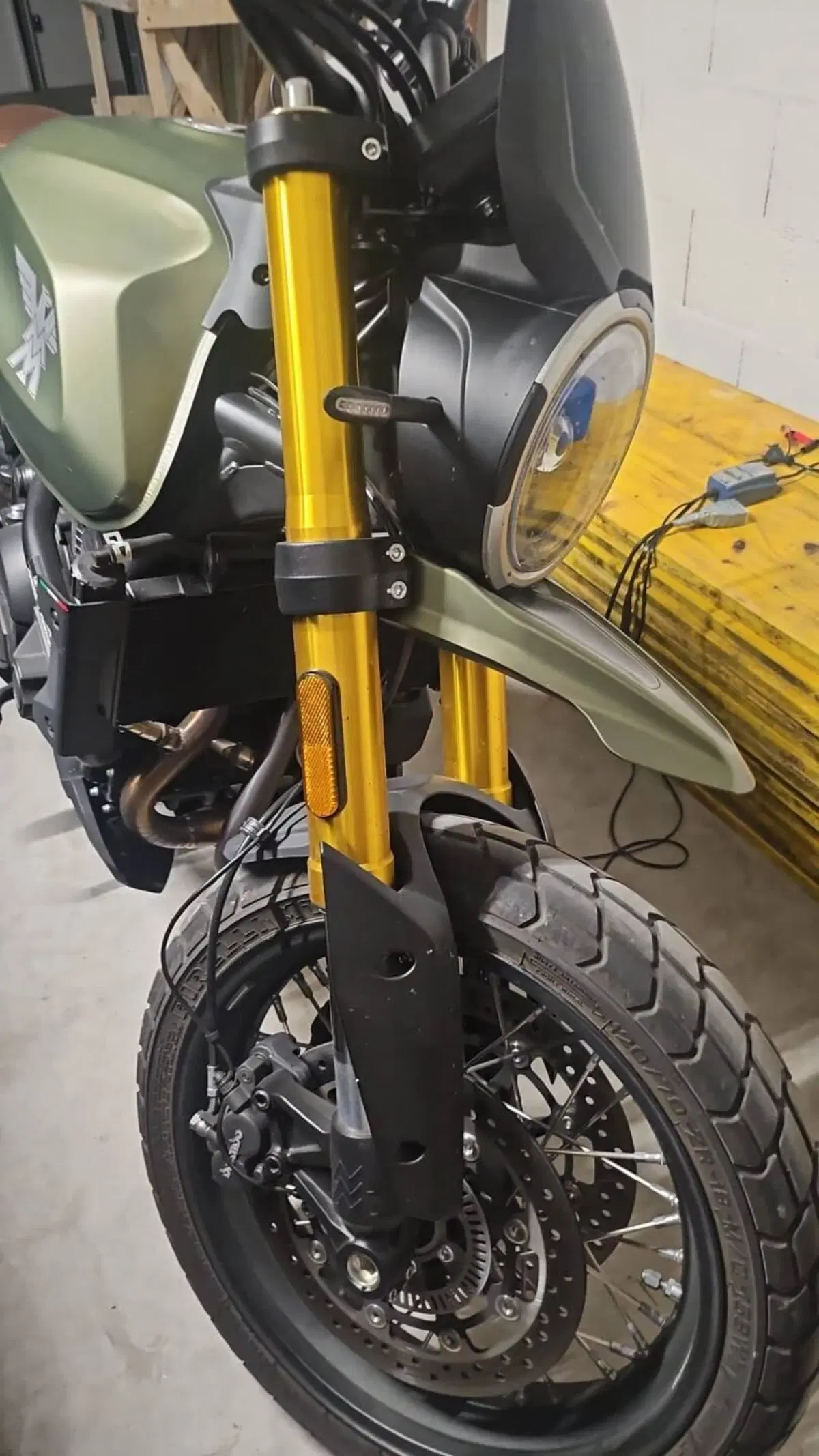 Moto Morini SEIEMMEZZO SCR (2022 - 26) (13)