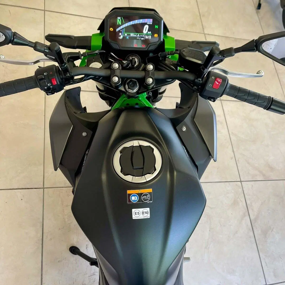 Kawasaki Z 500 SE (2024 - 26) (3)