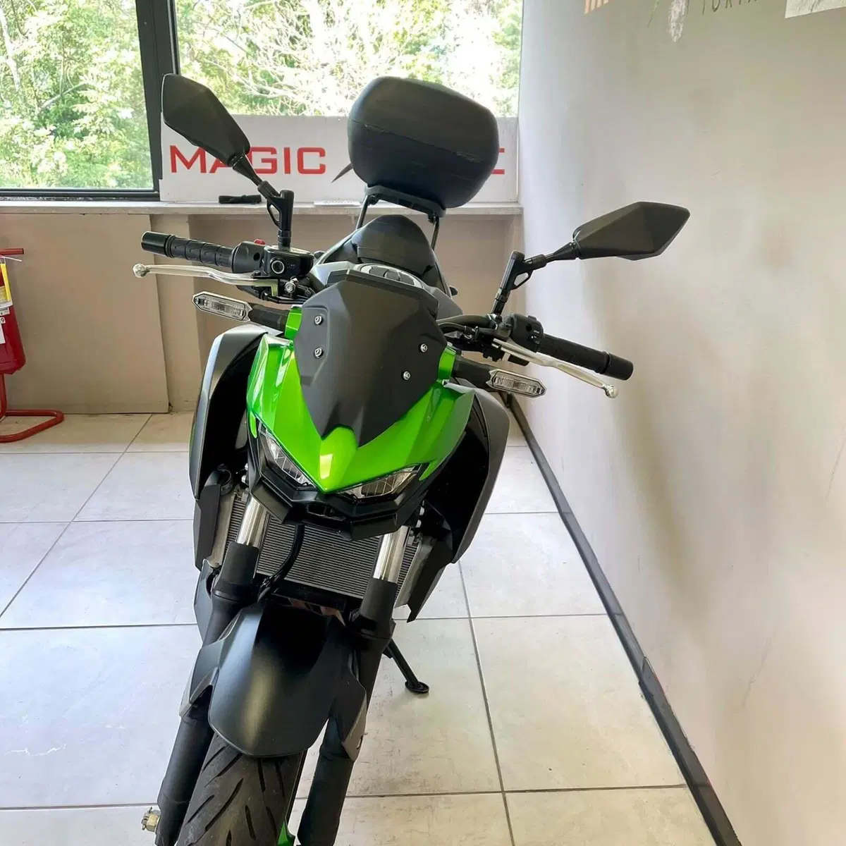 Kawasaki Z 500 SE (2024 - 26) (4)