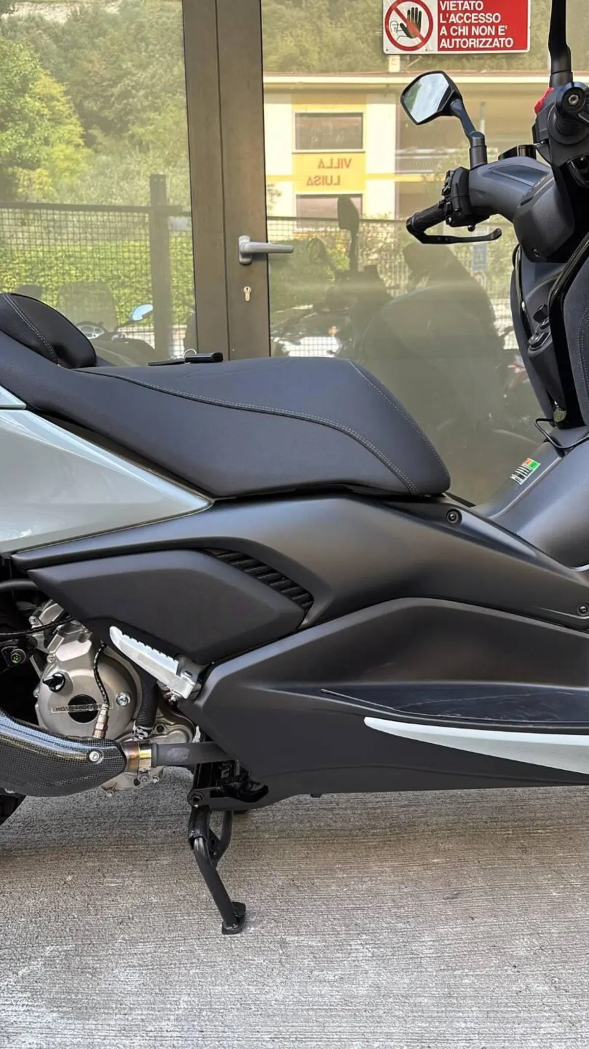 Yamaha X-Max 300 Tech Max (2025 - 26) (5)