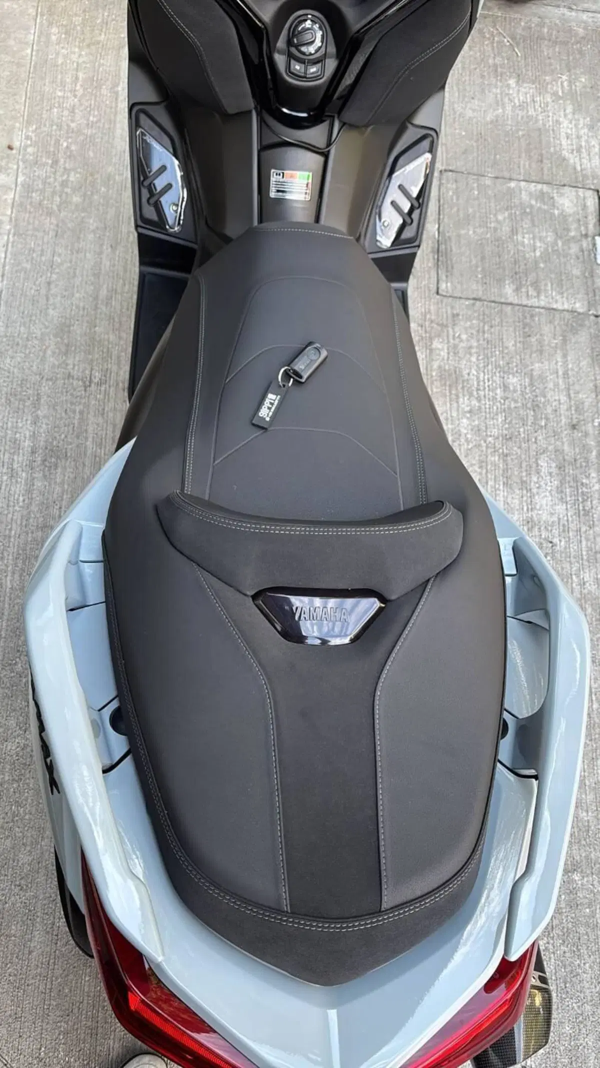 Yamaha X-Max 300 Tech Max (2025 - 26) (7)