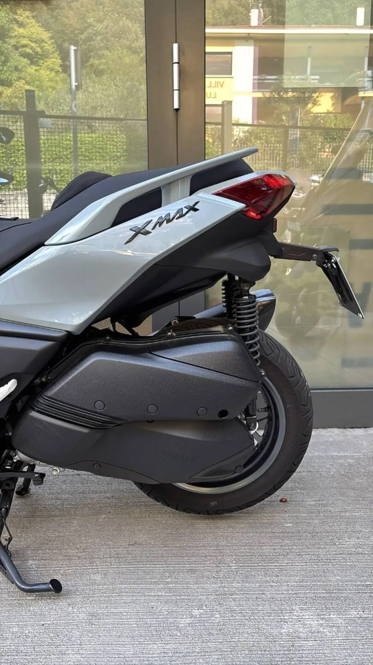 Yamaha X-Max 300 Tech Max (2025 - 26) (10)