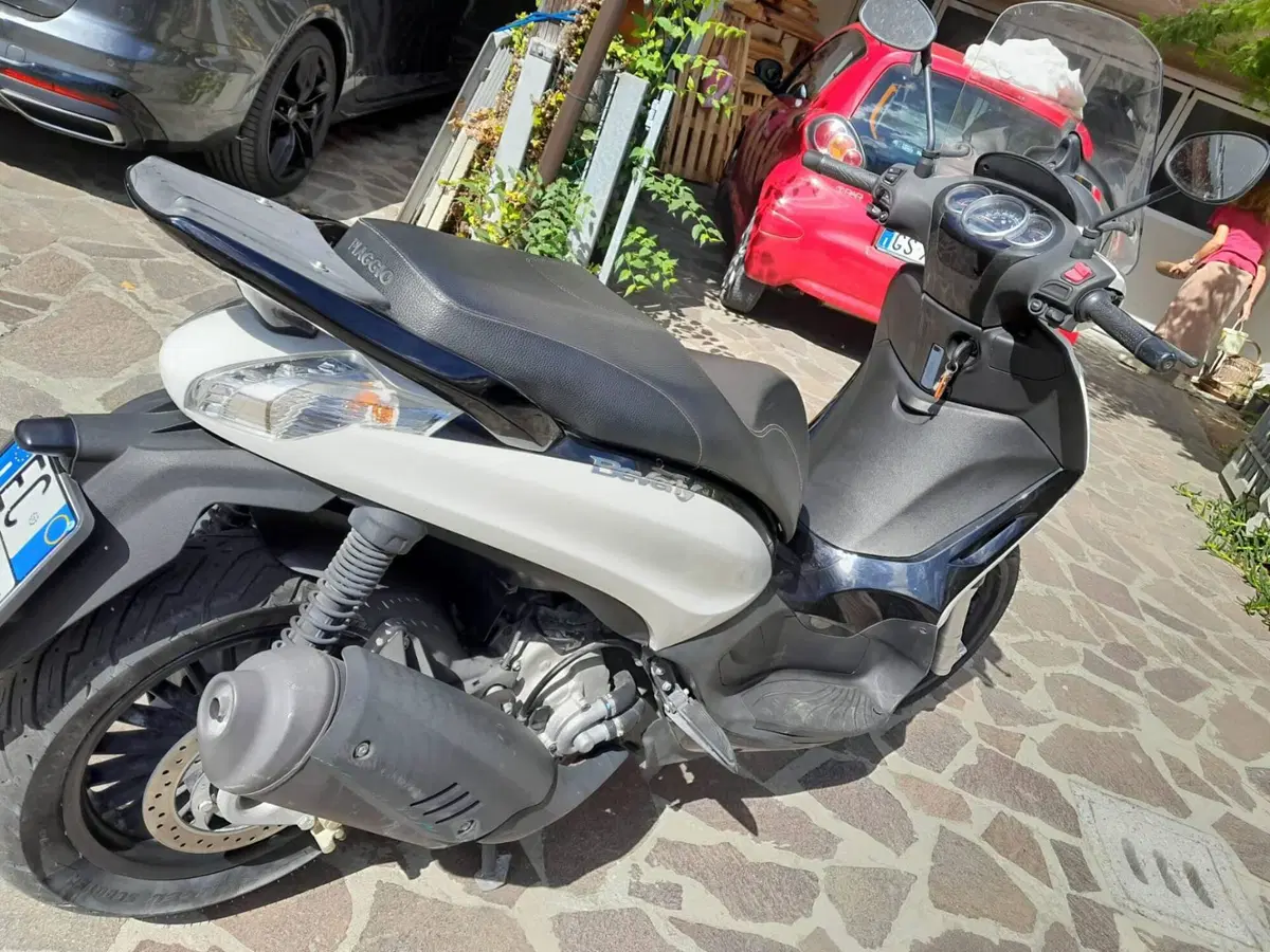 Piaggio Beverly 300 i.e. (2010 - 16) (3)