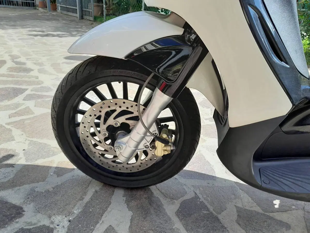 Piaggio Beverly 300 i.e. (2010 - 16) (5)