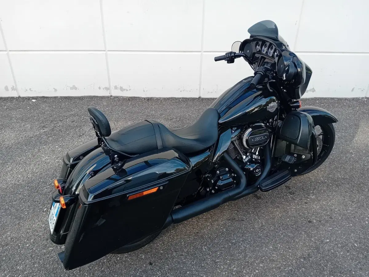 Harley-Davidson 114 Street Glide Special (2019 - 20) - FLHXS (3)