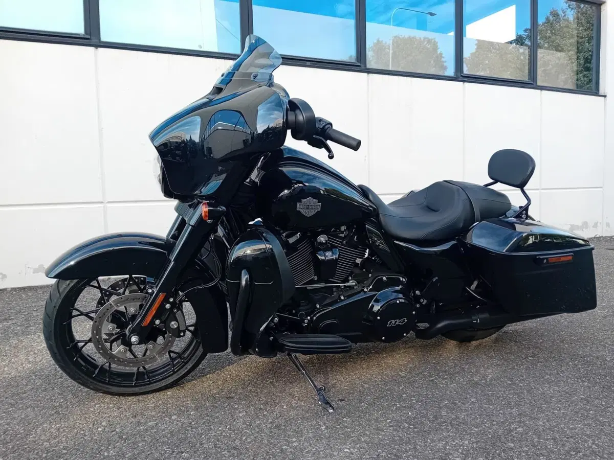 Harley-Davidson 114 Street Glide Special (2019 - 20) - FLHXS (4)