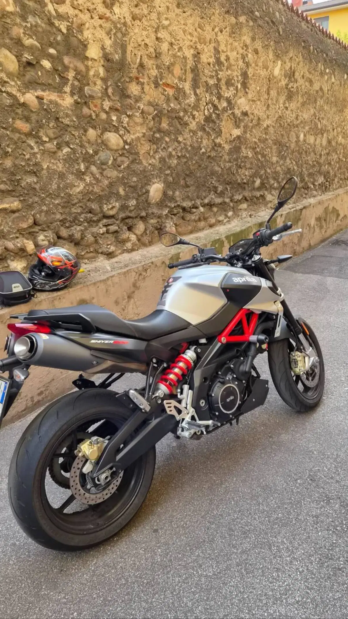 Aprilia Shiver 900 ABS (2017 - 18) (2)