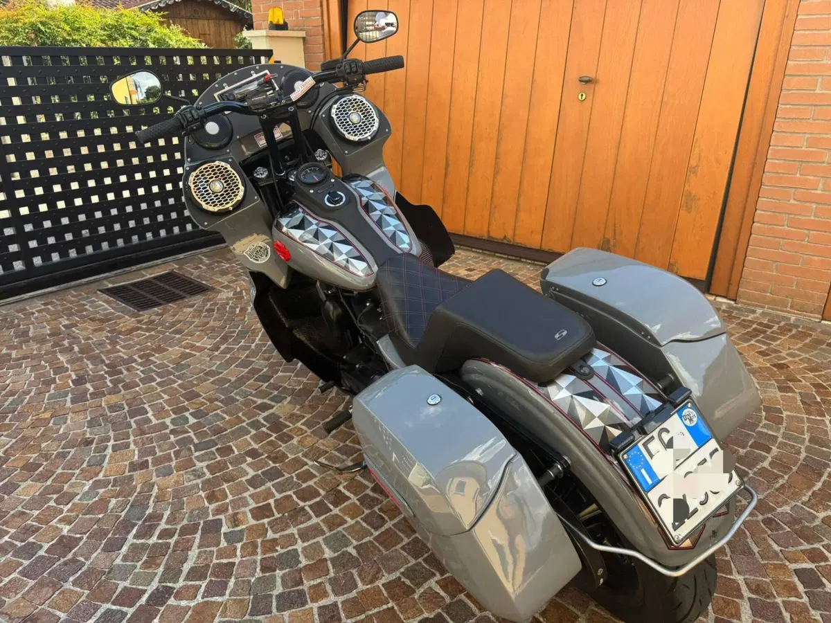 Harley-Davidson 1690 Super Glide Custom (2014) - FXDC (8)