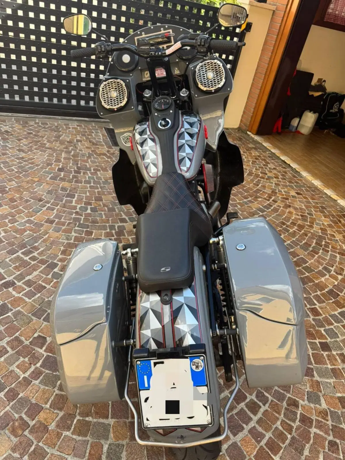 Harley-Davidson 1690 Super Glide Custom (2014) - FXDC (9)