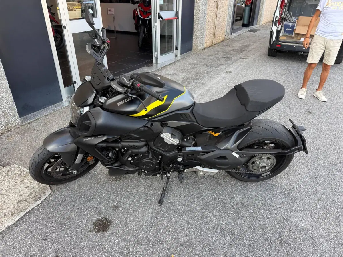 Ducati Diavel V4 (2023 - 26)
