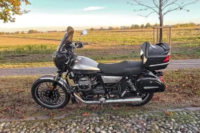 Moto Guzzi V9 Roamer (2021 - 24) usata