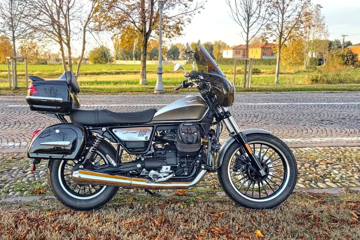 Moto Guzzi V9 Roamer (2021 - 24) (4)