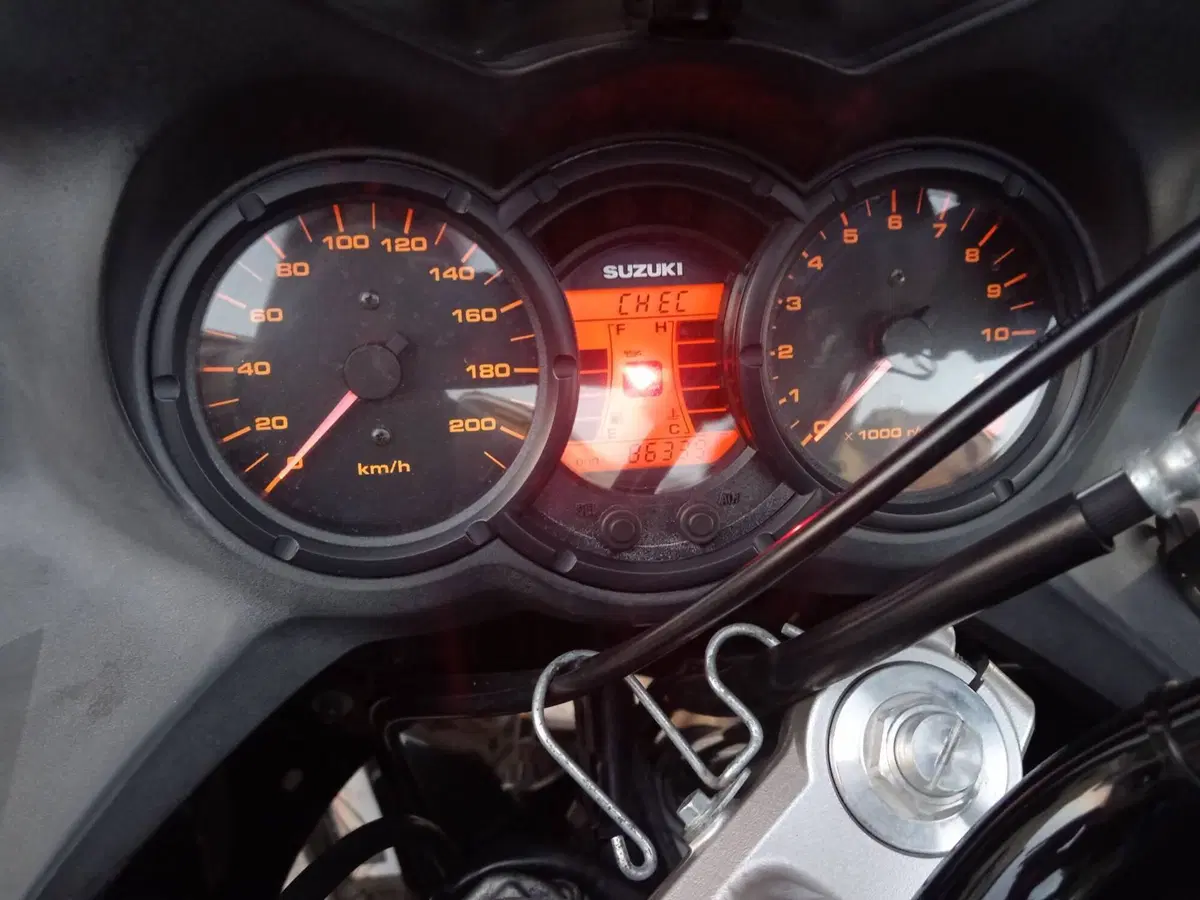 Suzuki V-Strom 650DL (2006 - 07) (3)
