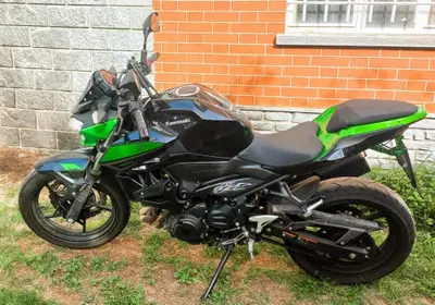 Kawasaki Z 400 (2023) usata
