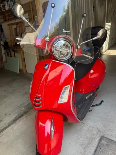 Vespa GTS 300 Super Hpe (2021 - 22) usata