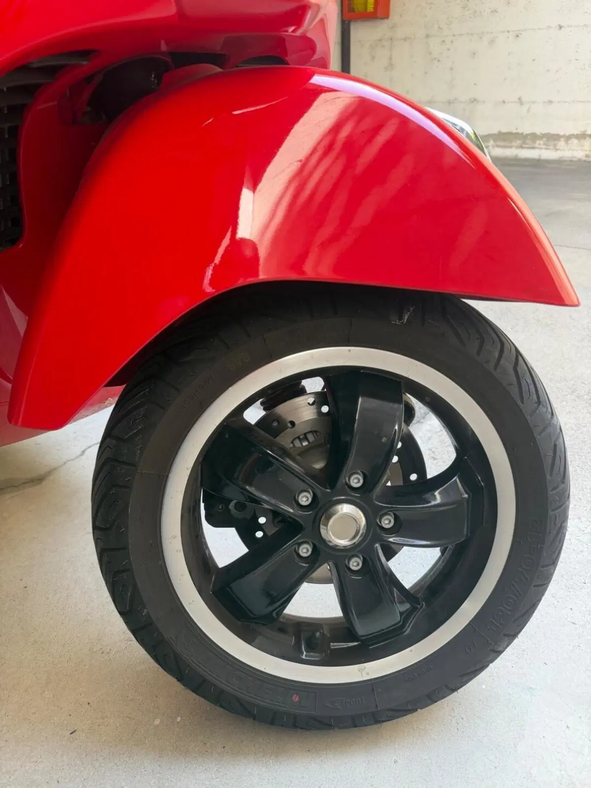 Vespa GTS 300 Super Hpe (2021 - 22) (3)