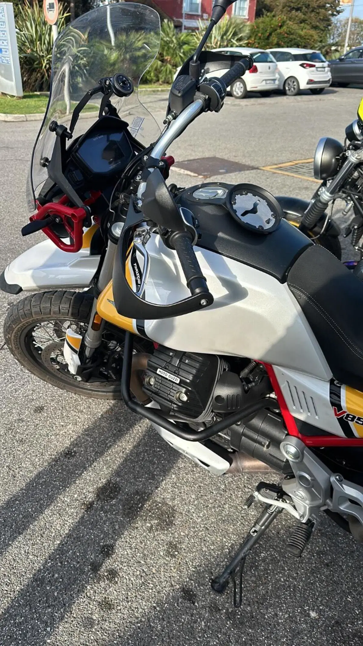 Moto Guzzi V85 TT (2019 - 20) (3)
