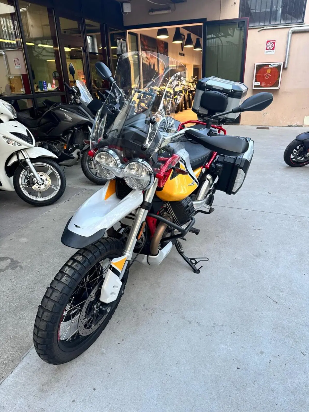 Moto Guzzi V85 TT (2019 - 20)